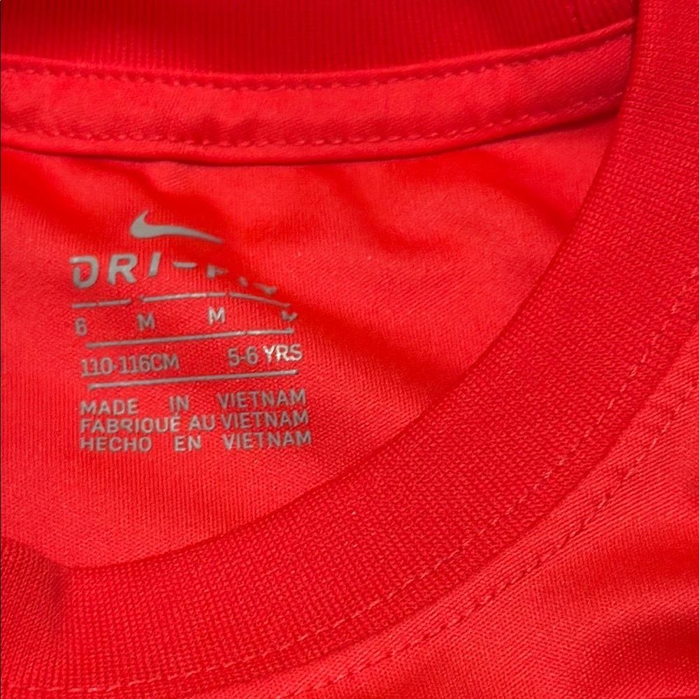 Nike Neon Red T-Shirt and Black Shorts Set, kids 6 - Picture 4 of 8